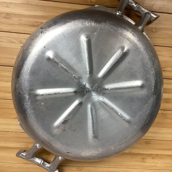 Vintage Everlast Forged Aluminum Bamboo Design 9" Pot w/ Lid & Pyrex Glass Bowl - Picture 4 of 12